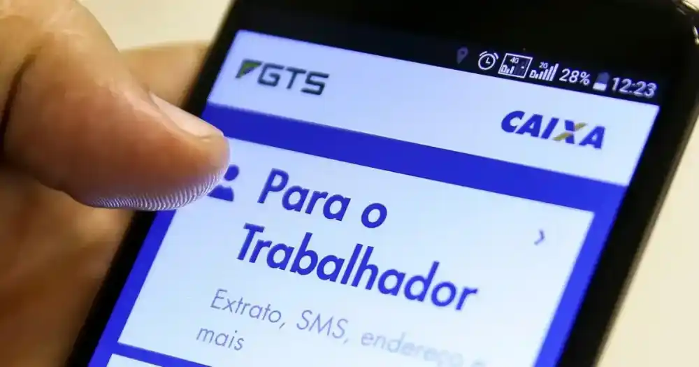 Trabalhadores poderão consultar FGTS para quitar dívidas no Desenrola a partir do dia 25 de maio