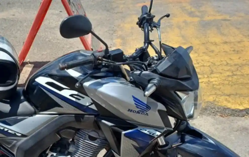 PRF recupera motocicleta com sinais de identificação adulterados na BR-101, em Alagoinhas